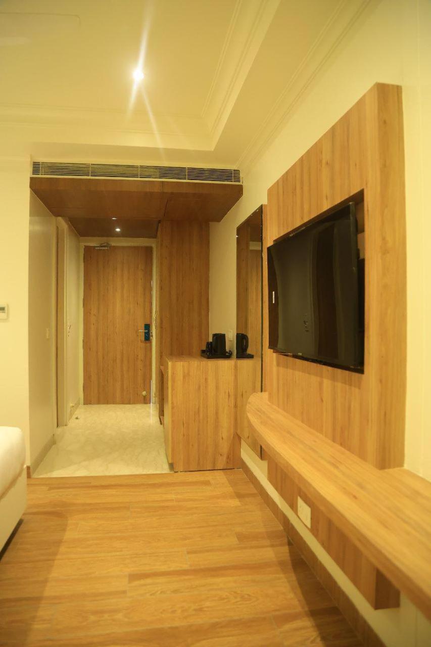 Sapphire Sky Hotel Dehradun Eksteriør billede